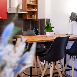  Apartment Cosy Castle Flat In Center - Free Parking